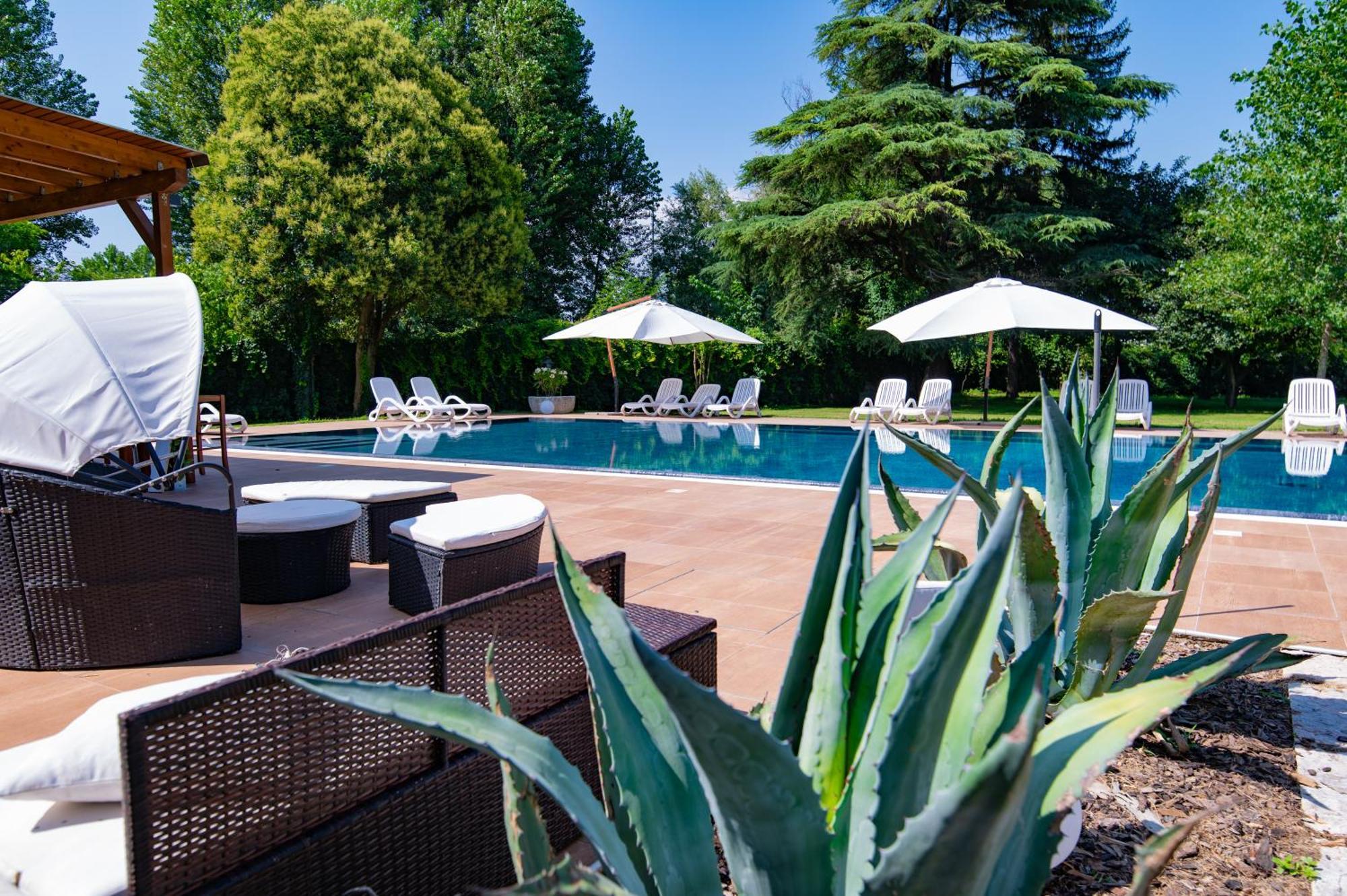 Villa Vitti'S - Verona Est Camping San Martino Buon Albergo Bagian luar foto